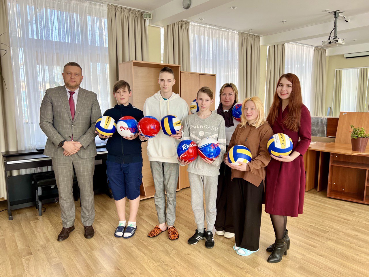 Помощь сиротам от мостовиков