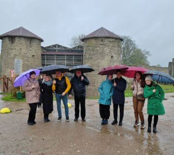 Мостовики посетили две древние крепости