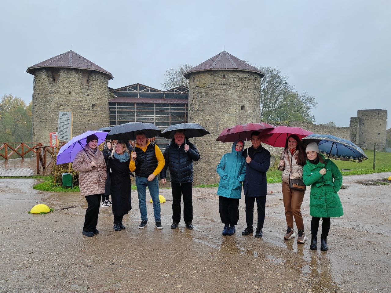 Мостовики посетили две древние крепости Мостовики посетили две древние крепости