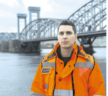 В ответе за две сотни сооружений