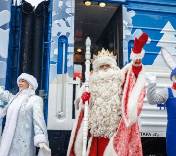 Дед Мороз отправился в новогодний тур