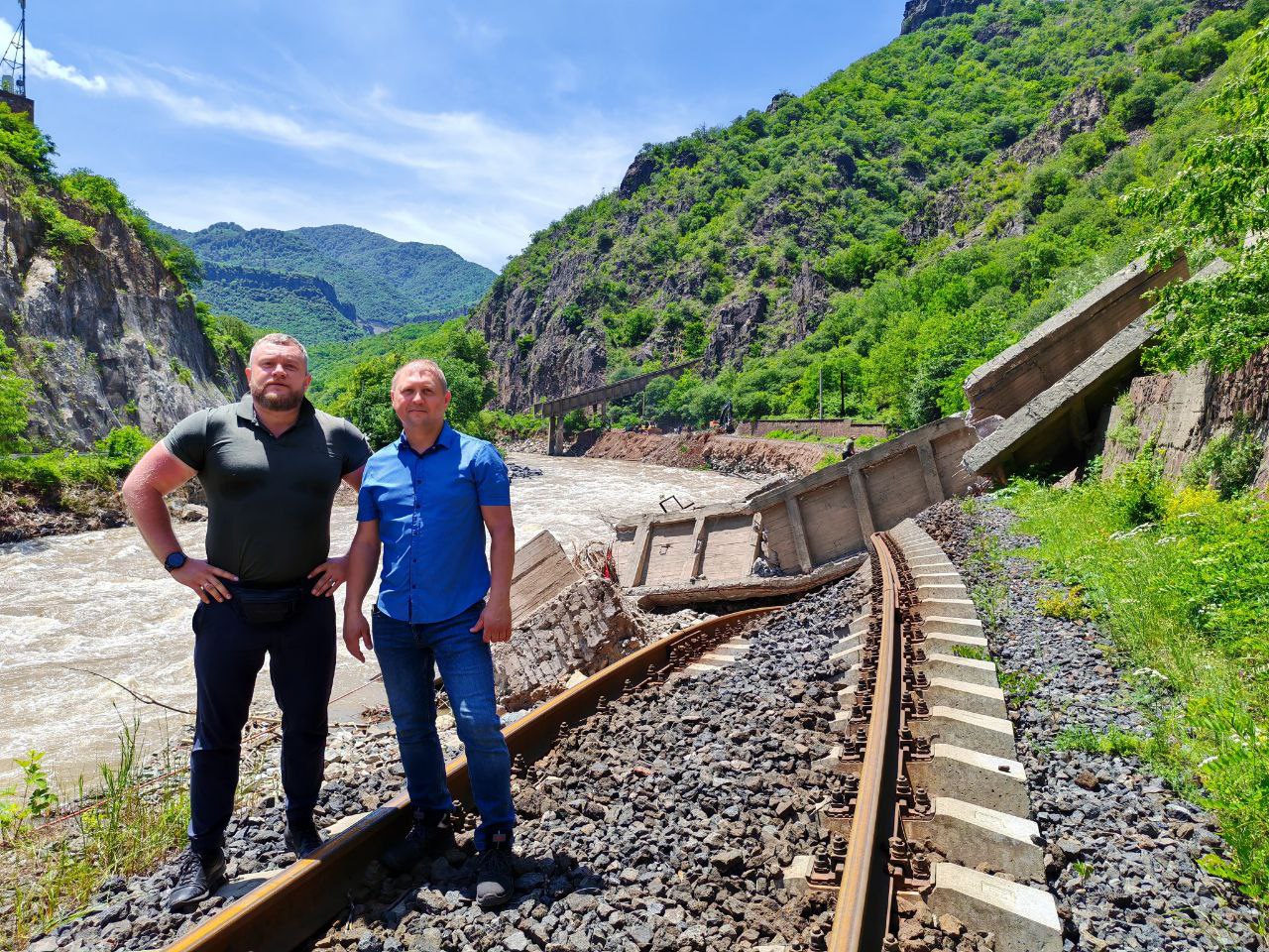 Энергию воды – в мирное русло Энергию воды – в мирное русло