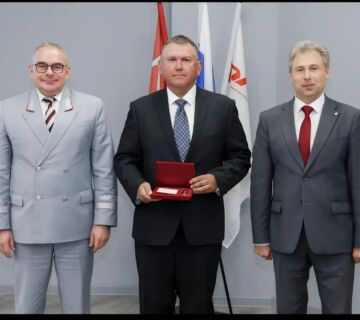 Почет и безупречный труд